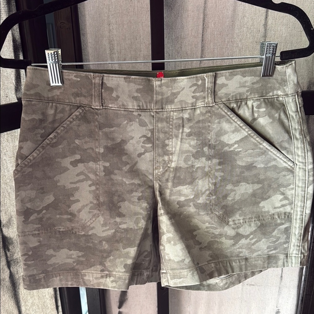 Spanx Camouflage Women's Shorts